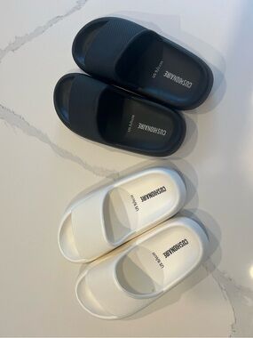 Cushionaire Women's Slide Sandals - Black / White - ‼️ 2 Pairs ‼️